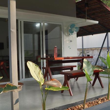 Blue Lake Villa Kollam Extérieur photo
