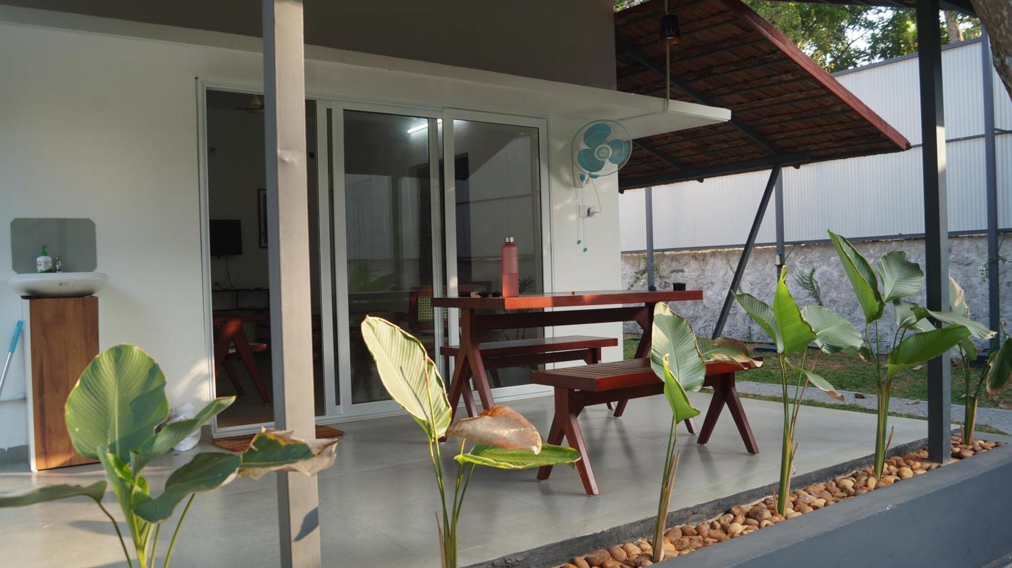 Blue Lake Villa Kollam Extérieur photo
